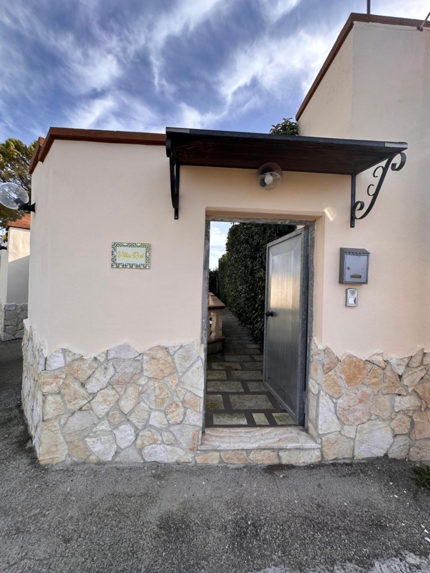 Rosi Villa *